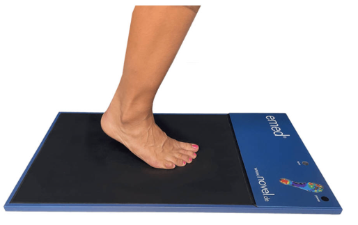 Novel Emed® 足底压力分析：步态异常的早期预警系统